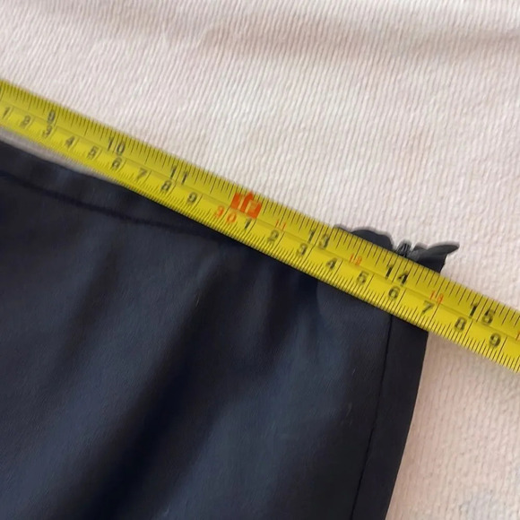 EUC Escada wool Black skirt - size 40 - Picture 4 of 8
